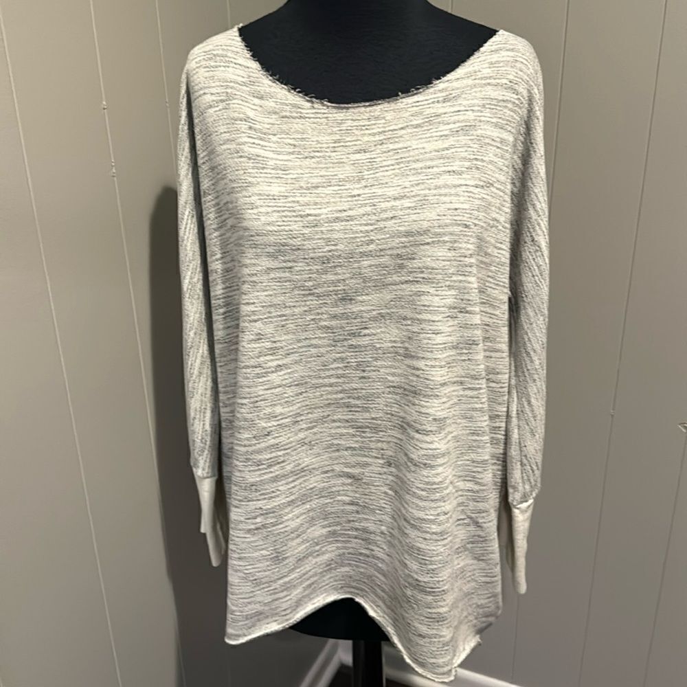 Solow heather gray/ivory raw neckline dolman sleeve wide ivory cuff sweatshirt